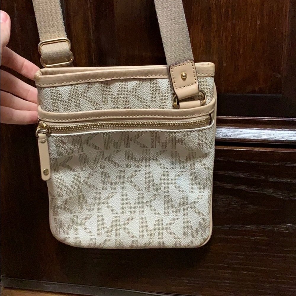Michael Kors cross body purse